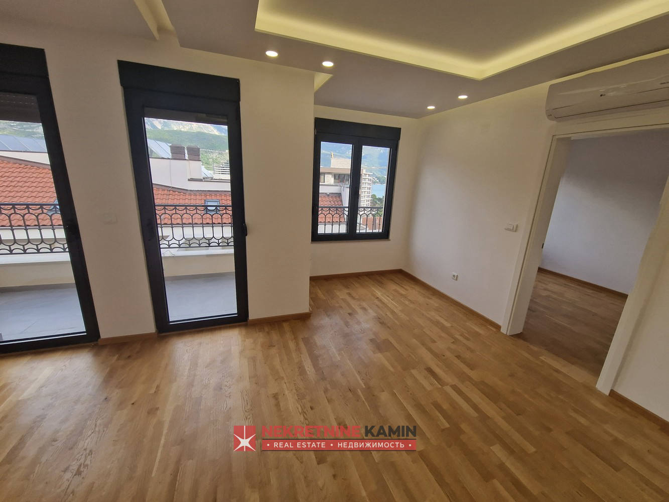 Квартира, 1109 м², 363 000$ — FAKTOR